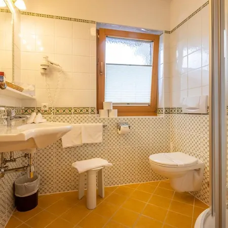 埃登勒汗酒店 酒店